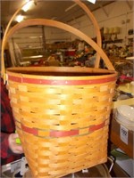 Large Longaberger Basket, 14" Diameter x 12"H