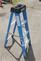 New Werner 4' 250lb Fiberglass Step Ladder