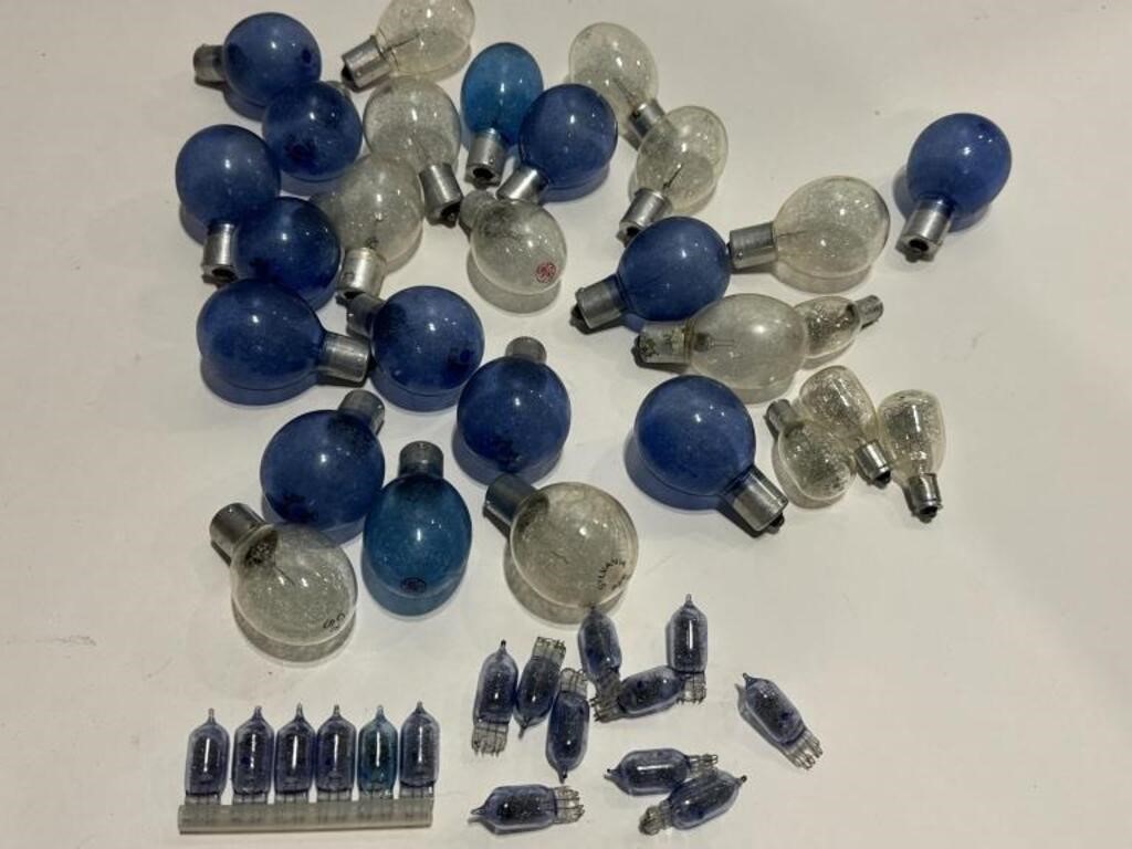 Lot or Old flash bulbs GE 5 P-25 M-3 etc.