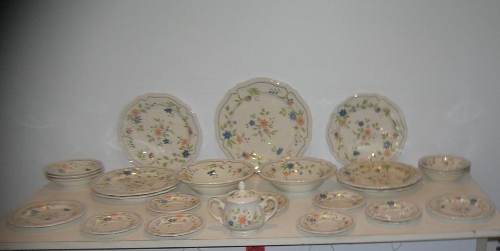 Large 27 piece country French dinnerware set