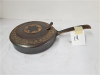 Warmer pan...stamped L.E. Mason co.