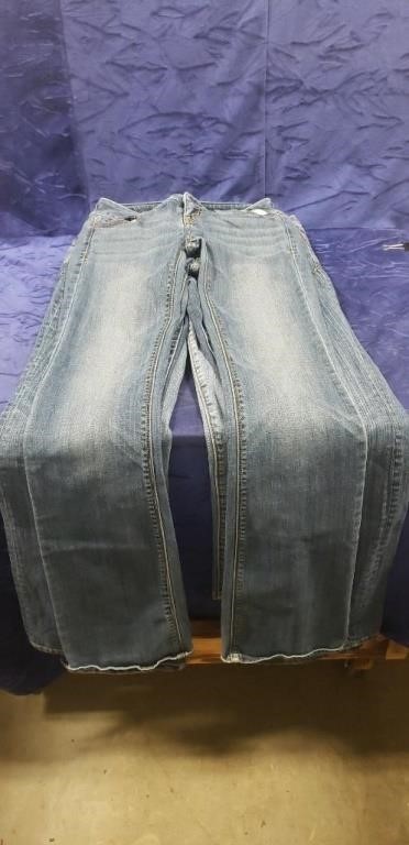 (6) Pair Of Ladies Jeans (Size 0 & 2)