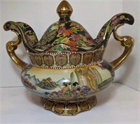 Vintage oriental soup toureen, very detailed and