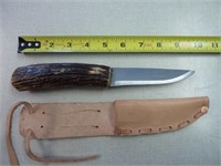 HORN HANDLED KNIFE WITH LEATHER SHEATH