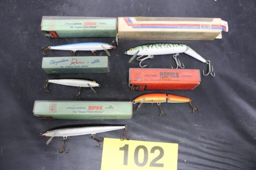 LOT OF 5 LURES IN BOX