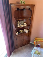 Corner cabinet