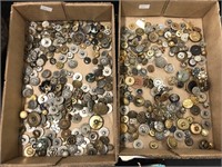 Lot of assorted vintage buttons.