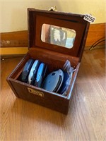 Nice box with several cd players - no chargers