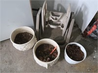 Hose Reel, 3 Ceramic Planters