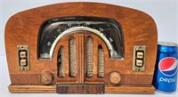 Mid Century Zenith "Boomerang" Radio Model 6D2615