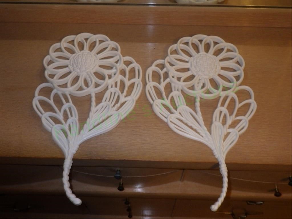 Homco White Flora Plaques x2