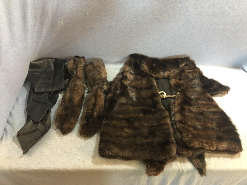 Unknown Deep Brown Fur Shawl & Boot Covers W/