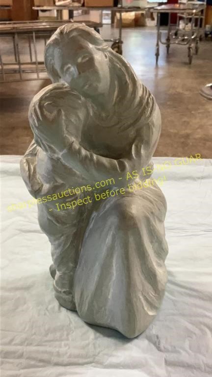 9" Isabel Bloom Mother + Child Statue