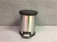 5L Step Garbage Can