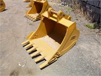 Unused 42" Excavator Bucket w/ Teeth