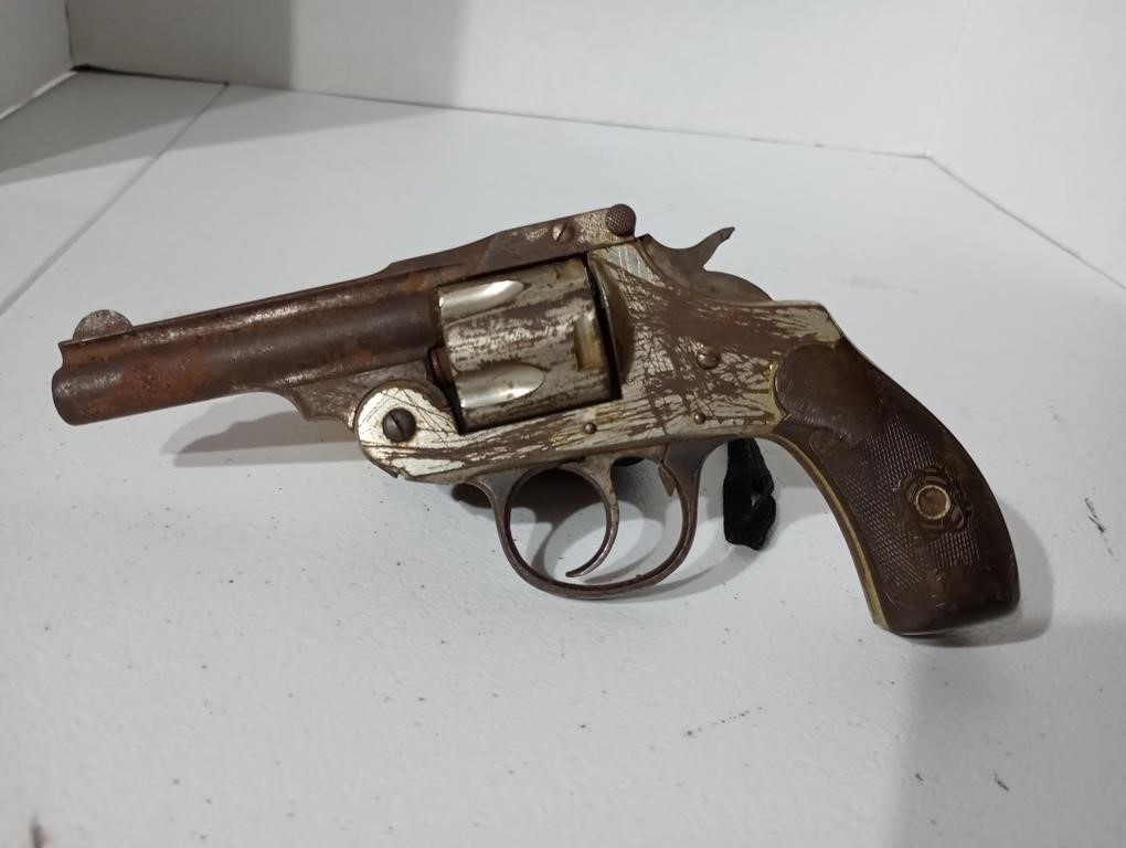 Ines and Johnson's arms revolver. This will need