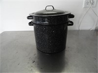 Enamel strainer pot