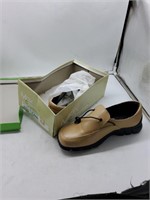 Max camel size 9 shoes