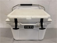 Yeti Roadie 20 Cooler 18.5"x13”x14”