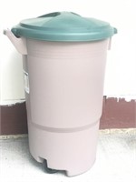 NEW 33 Gallon Trash Can w/Lid & Wheels