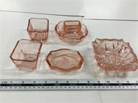 Pink glass ashtrays and other 5 pcs