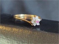 DIAMOND AND 14 KT GOLD LADIES SIZE 6 RING