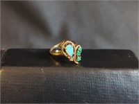 14 KT GOLD LADIES RING W/ OPAL & EMERALD STONE