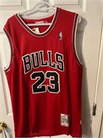 Signed Micheal Jordan jersey Chicago bulls