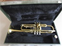bundy trumpet w/case