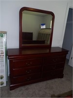 6 drawer dresser w/ mirror