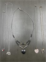 5 PIECE FASHION NECKLACE LOT