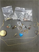 ESTATE LOT OF MISMATCHED AND BROKEN JEWELRY