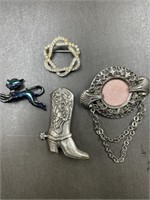 4 PIECE FASHION BROOCH LOT