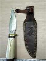 The Bone Collector USA Knife with sheath