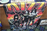 KISS BANNER