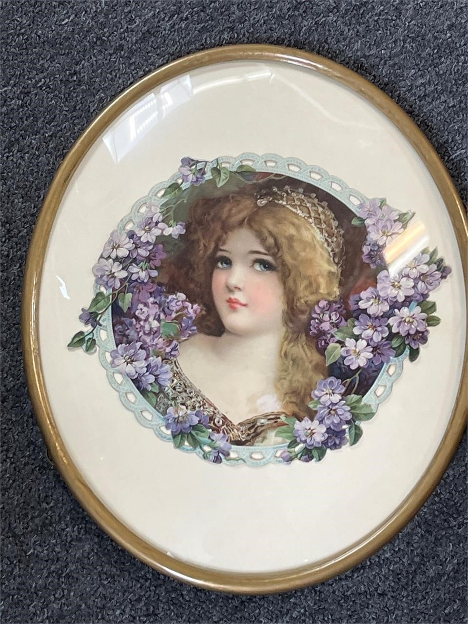 Antique convex framed die cut