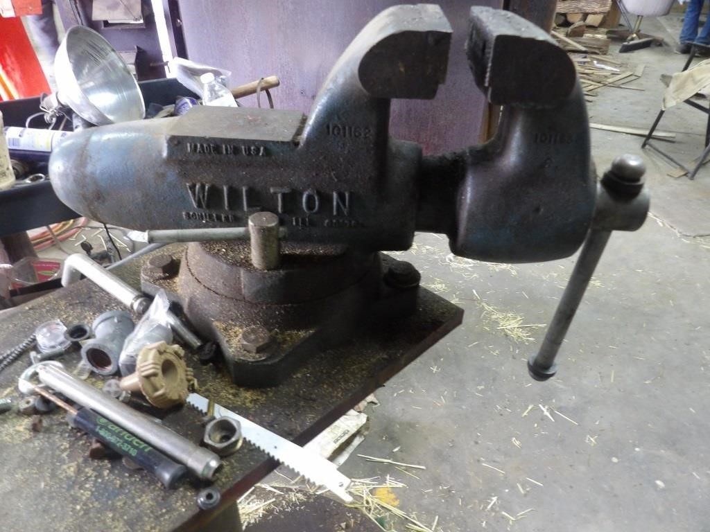 Wilton 450 vise on stand