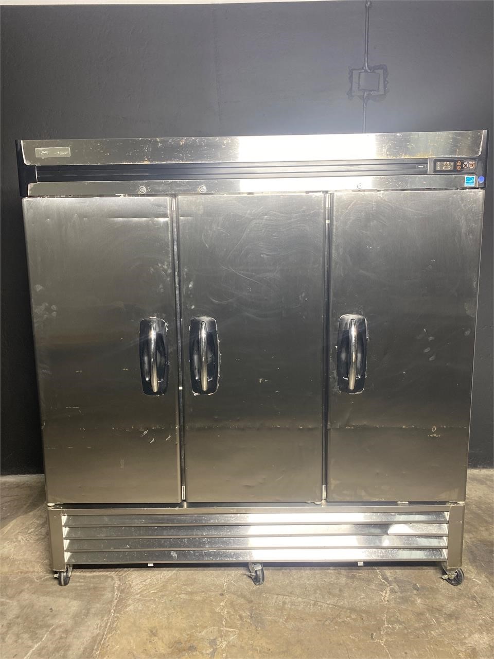 NORLAKE F72-S ADVANTEDGE 3 DOOR REACH IN FREEZER