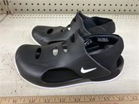 Nike size 1 y