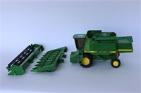 JOHN DEERE 9500 COMBINE WITH CORN HEAD ERTL 1/16