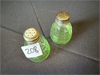 Green block optic salt & pepper shakers