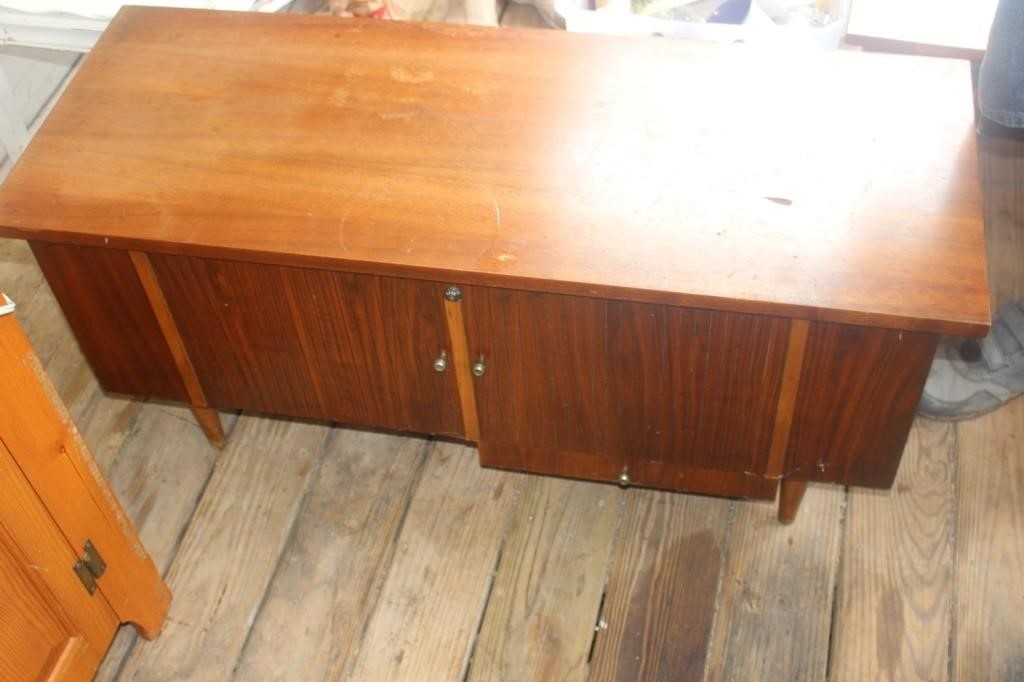 MID CENTURY CEDAR CHEST, 43X17X19, BY LANE MFG