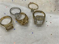 5 COSTUME JEWELRY RINGS