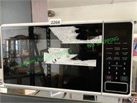 Hamilton Beach microwave oven 0.7 cu. ft.