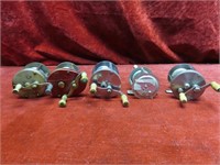 (5)Fishing reels lot. Vintage bait casting.