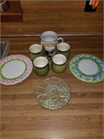 4 GREEN COFFEE MUGS, CHICKEN SOUP MUG AND MISC. PL