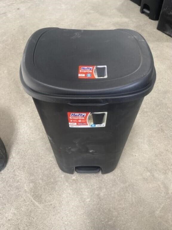 Garbage can