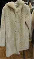 Reversible faux fur hooded carcoat, cream