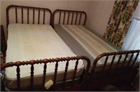 Jenny Linn twin beds(2)