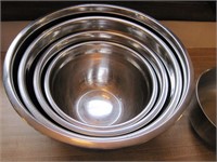 K-618 Set of 4 Metal Mixing Bowls, Plus 1